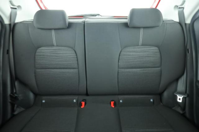 Kia Picanto image 9