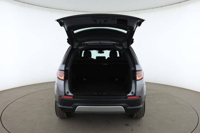 Land Rover Discovery Sport image 5