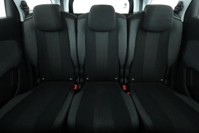 Peugeot 5008 image 1