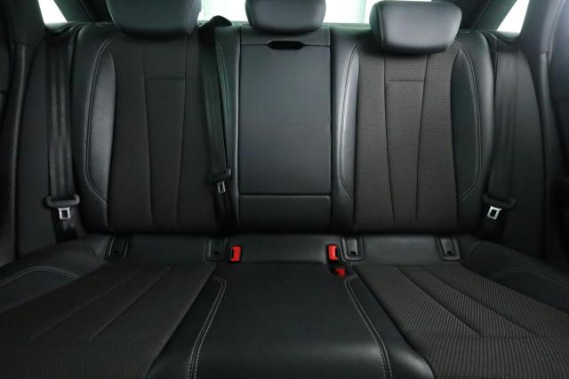 Audi A4 image 8