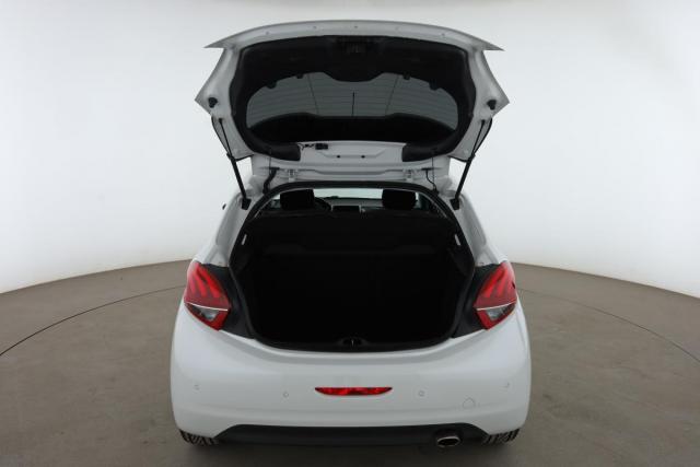 Peugeot 208 image 3