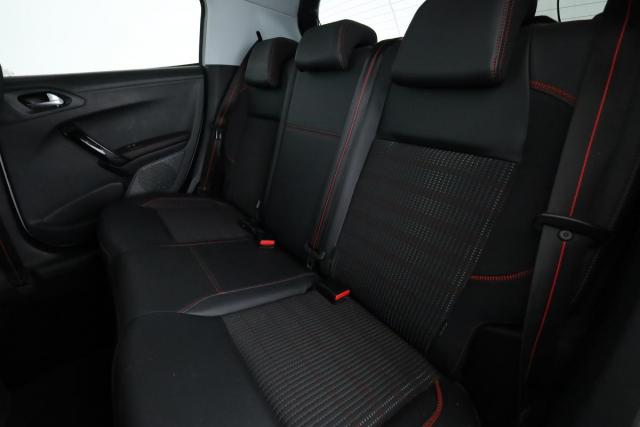 Peugeot 208 image 2