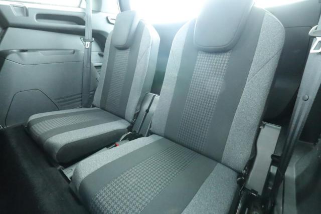 Peugeot 5008 image 8