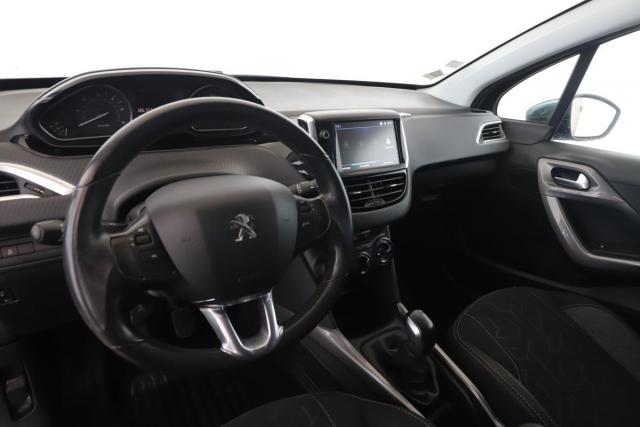 Peugeot 2008 image 3