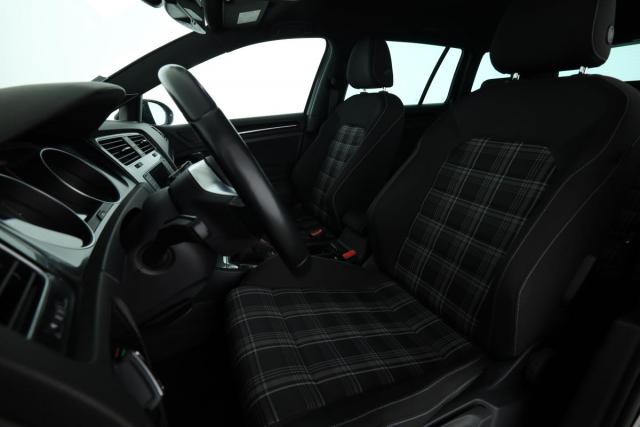 Volkswagen Golf Sw image 9