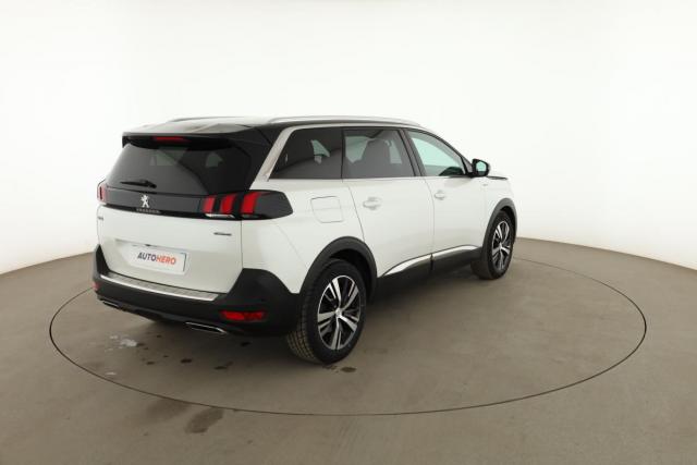 Peugeot 5008 image 2