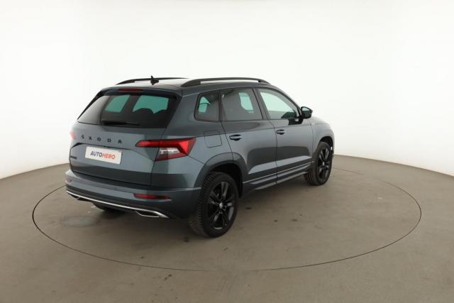 Skoda Karoq image 8