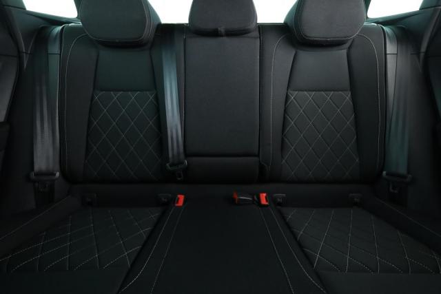 Skoda Karoq image 6