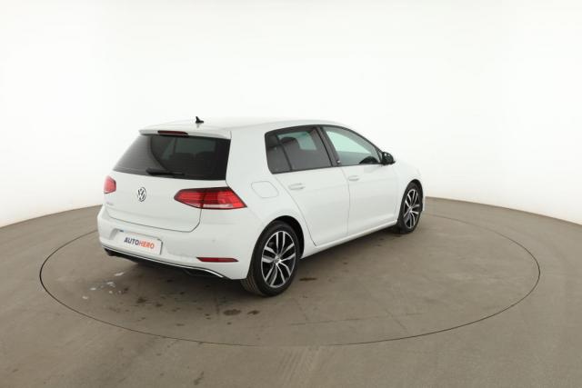 Volkswagen Golf image 6