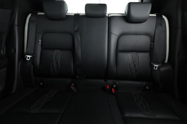 Nissan Juke image 7