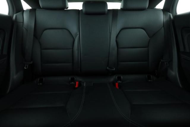 Mercedes Benz Cla Shooting Brake image 2