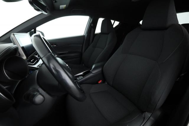 Toyota C-Hr image 9