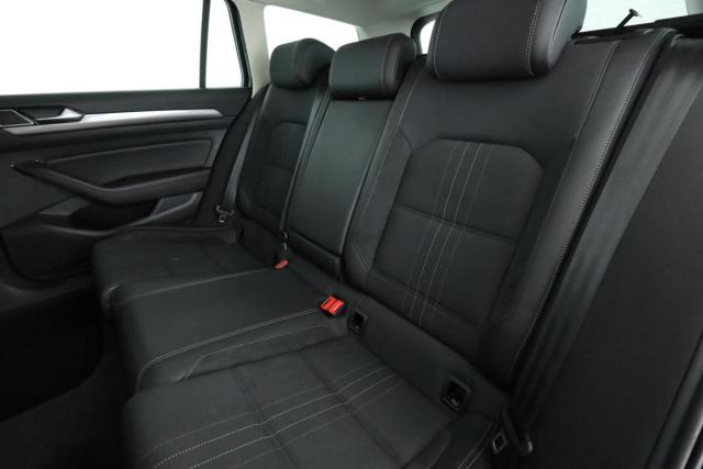 Volkswagen Passat image 3