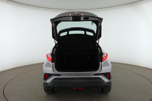Toyota C-Hr image 8