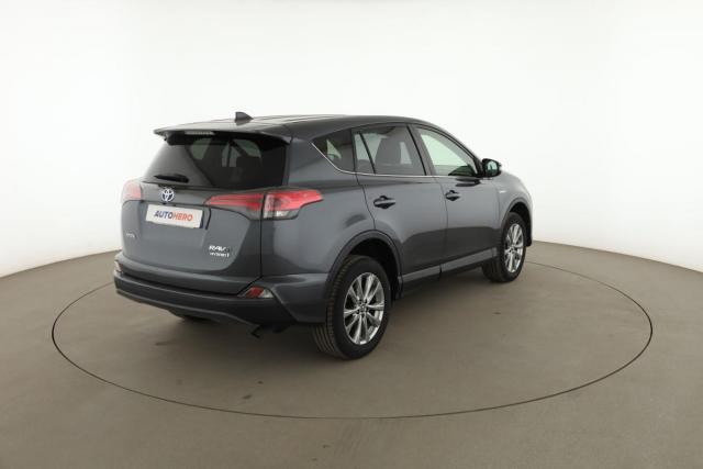 Toyota Rav4 image 2