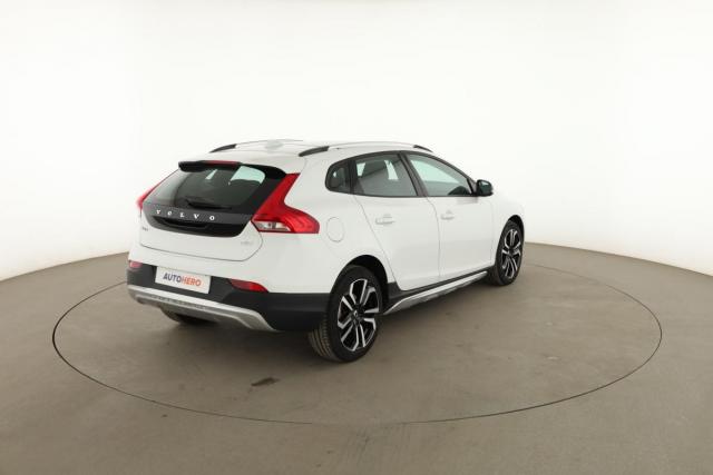 Volvo V40 Cross Country image 7
