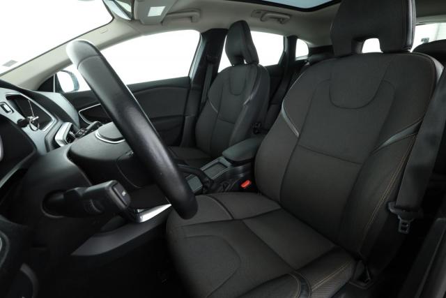 Volvo V40 Cross Country image 4