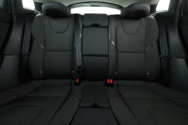 Volvo V40 Cross Country image 1
