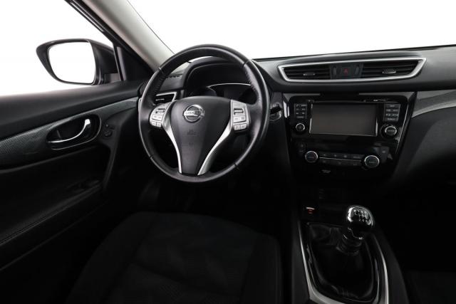 Nissan X-Trail image 2