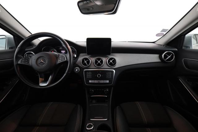 Mercedes Benz Gla image 9