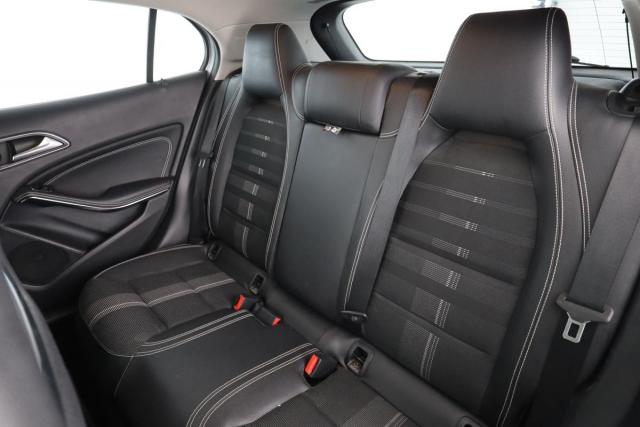 Mercedes Benz Gla image 1