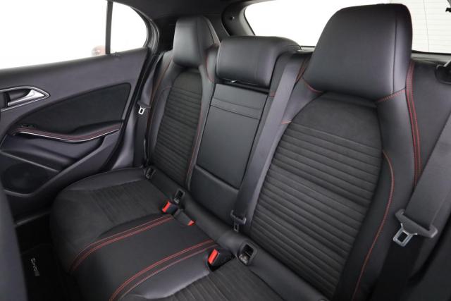 Mercedes Benz Gla image 8
