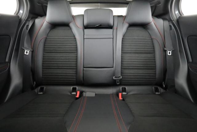 Mercedes Benz Gla image 2