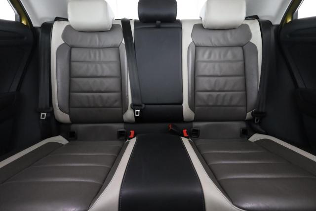 Volkswagen T-Roc image 2
