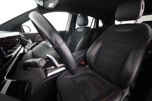 Mercedes Benz Gla image 1