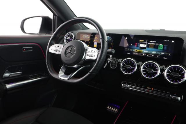 Mercedes Benz Gla image 8