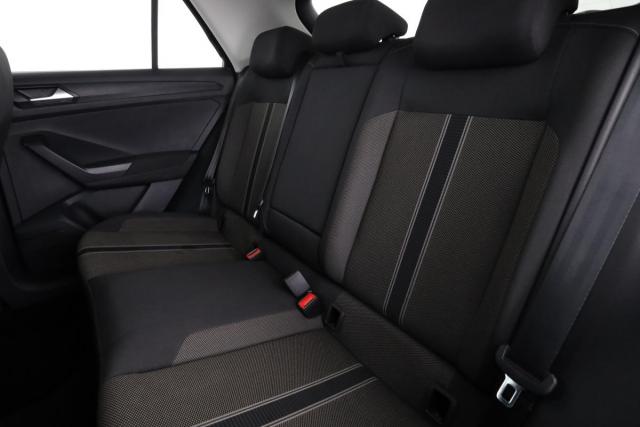 Volkswagen T-Roc image 9