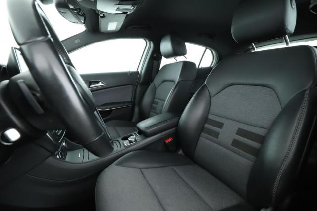 Mercedes Benz Gla image 4