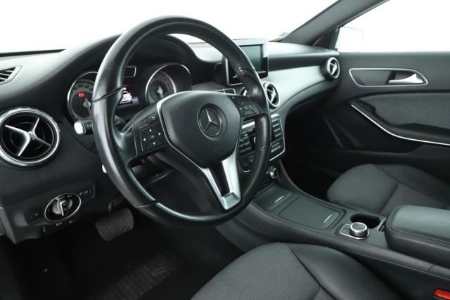 Mercedes Benz Gla image 2