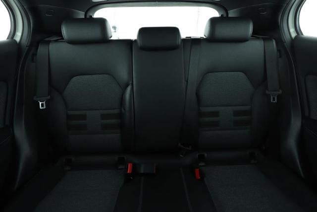 Mercedes Benz Gla image 8