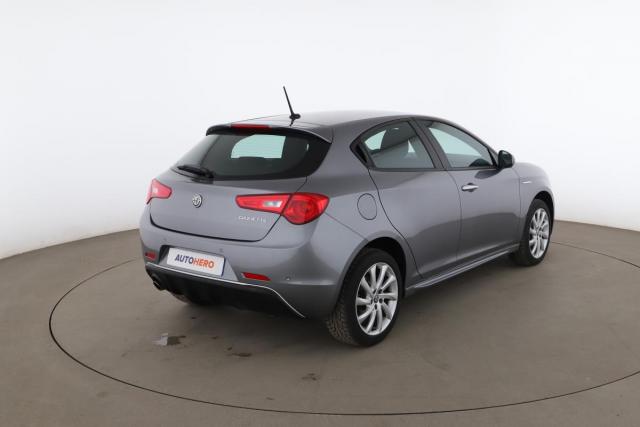Alfa Romeo Giulietta image 7