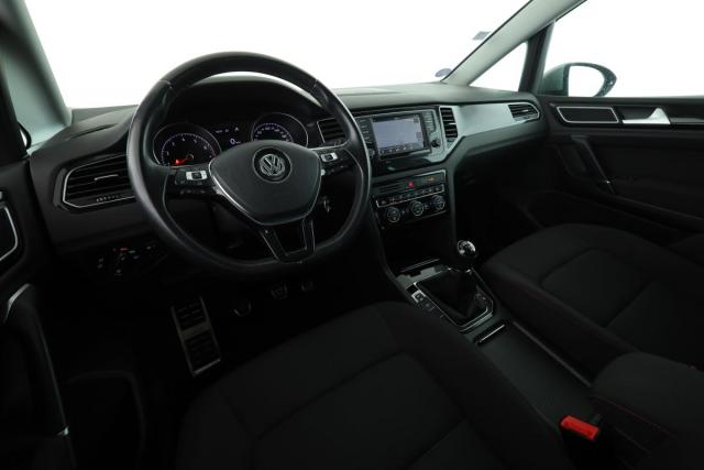 Volkswagen Golf Sportsvan image 3