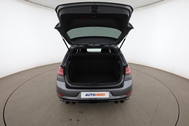 Volkswagen Golf image 9