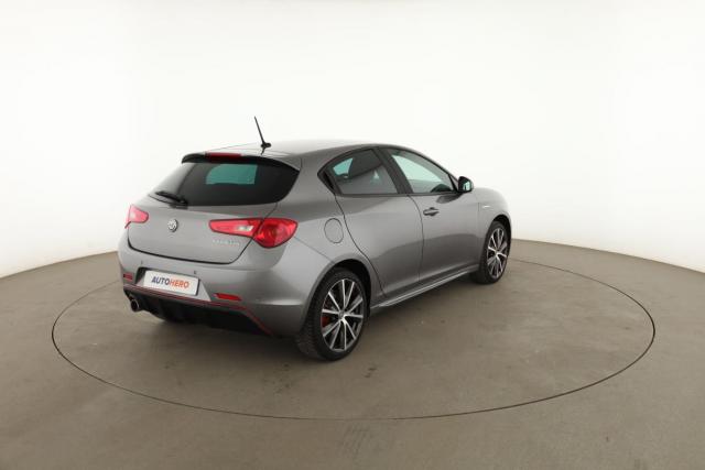 Alfa Romeo Giulietta image 8