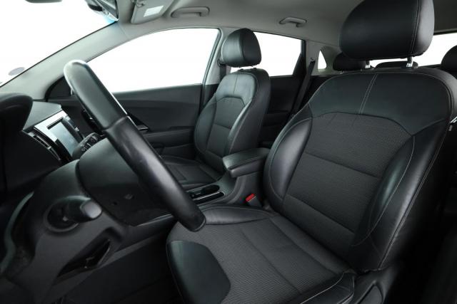 Kia Niro image 8