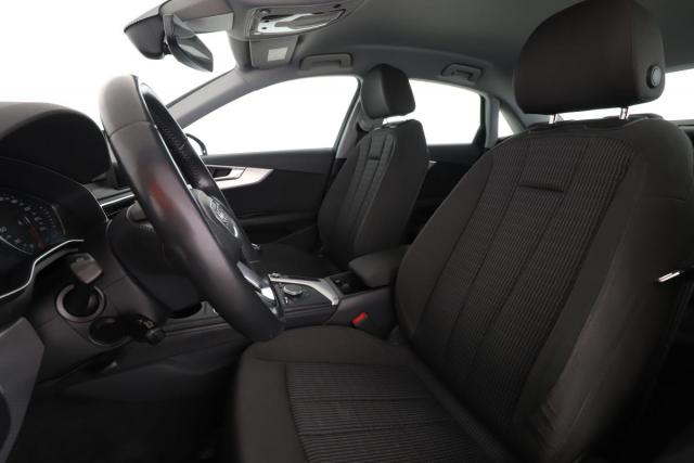 Audi A4 image 4
