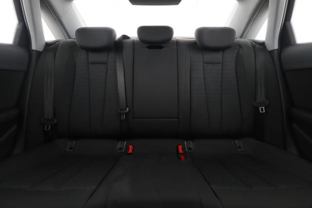 Audi A4 image 7