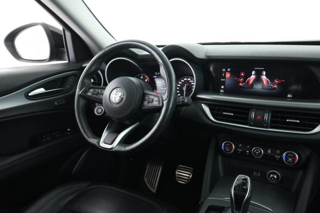 Alfa Romeo Stelvio image 5