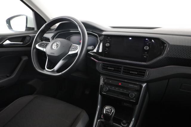 Volkswagen T-Cross image 2