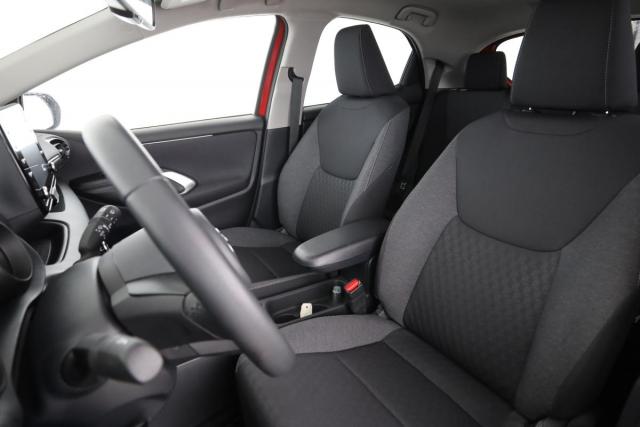 Toyota Yaris image 2
