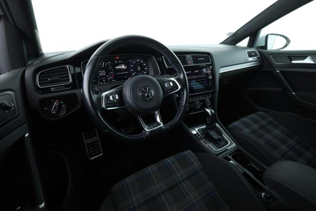Volkswagen Golf image 5