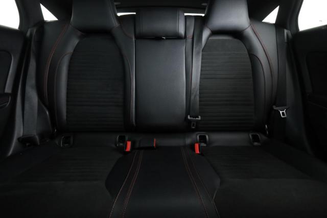 Mercedes Benz Cla Shooting Brake image 1