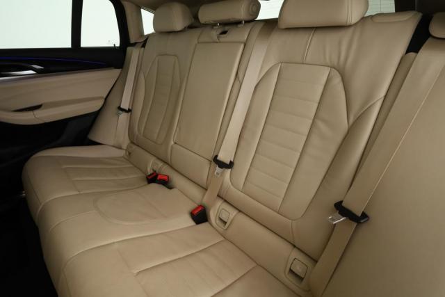 Bmw X4 image 2