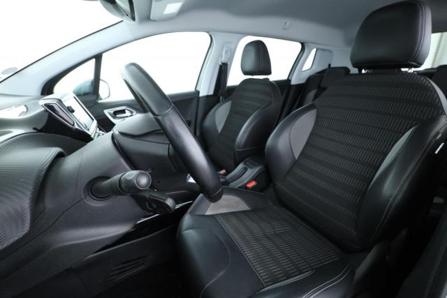 Peugeot 2008 image 7