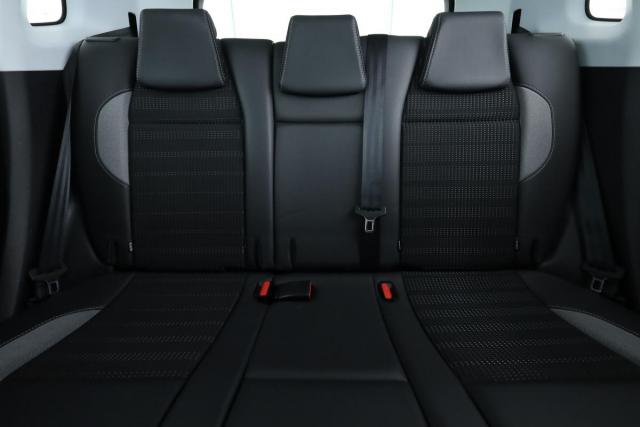 Peugeot 2008 image 8