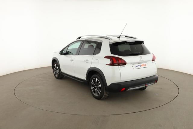 Peugeot 2008 image 2